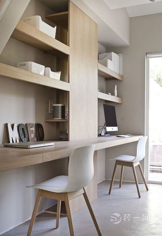 助你打造新型浪漫书房    如果没有书房,可以充分利用空间摆放在客厅